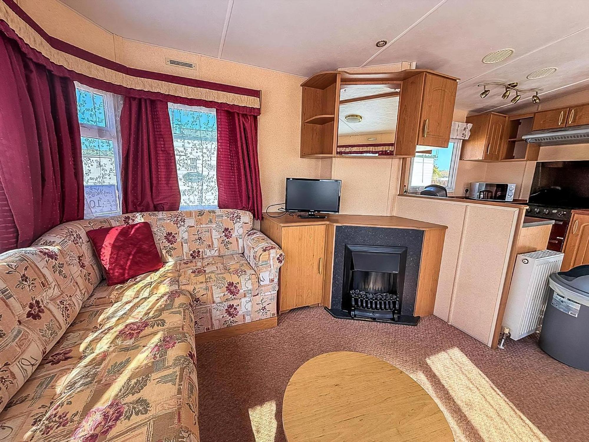 Superb Dog Friendly Caravan With Decking In Hunstanton In Norfolk Ref 13010L Exterior foto
